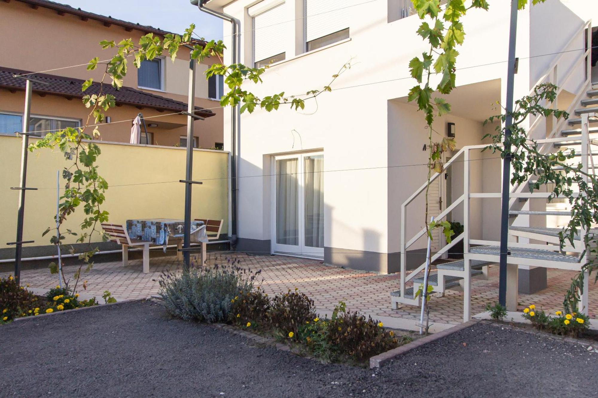Deli Terasz A Apartman Free Parking, Self-Check-In Anytime Győr Eksteriør billede